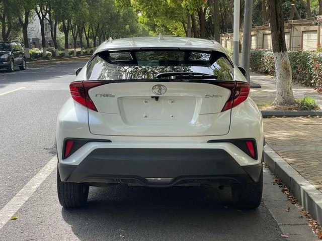 Toyota C-HR 2021 2.0L Luxury Edition exterior photo 5 Toyota C-HR 2021 2.0L Luxury Edition exterior photo 5