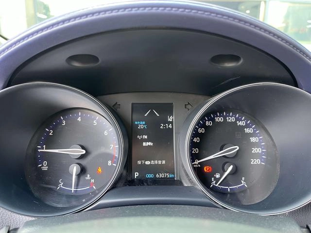 Toyota C-HR 2021 2.0L Luxury Edition exterior photo 7 Toyota C-HR 2021 2.0L Luxury Edition exterior photo 7