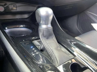 Toyota C-HR 2021 2.0L Luxury Edition interior photo 9 Toyota C-HR 2021 2.0L Luxury Edition interior photo 9