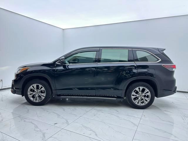 Toyota Highlander 2017 2.0T Version élite à deux roues motrices 5 Siège extérieur photo 3 Toyota Highlander 2017 2.0T Version élite à deux roues motrices 5 Siège extérieur photo 3