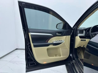 Toyota Highlander 2017 2.0T Version élite à deux roues motrices 5 Siège extérieur photo 8 Toyota Highlander 2017 2.0T Version élite à deux roues motrices 5 Siège extérieur photo 8