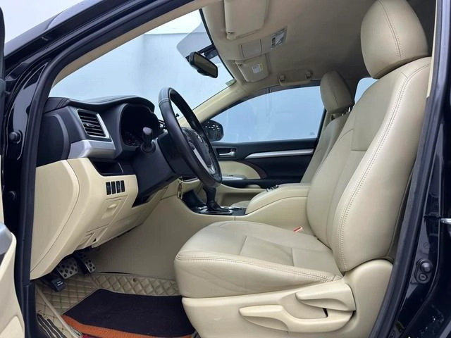Toyota Highlander 2017 2.0T Version élite à deux roues motrices 5 Siège extérieur photo 10 Toyota Highlander 2017 2.0T Version élite à deux roues motrices 5 Siège extérieur photo 10