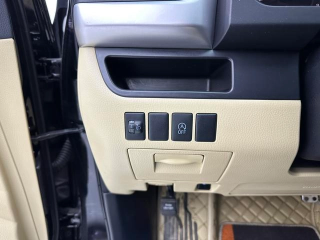 Toyota Highlander 2017 2.0T Version élite à deux roues motrices 5 Siège intérieur photo 11 Toyota Highlander 2017 2.0T Version élite à deux roues motrices 5 Siège intérieur photo 11