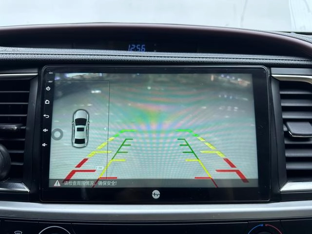 Toyota Highlander 2017 2.0T Version élite à deux roues motrices 5 Siège intérieur photo 13 Toyota Highlander 2017 2.0T Version élite à deux roues motrices 5 Siège intérieur photo 13