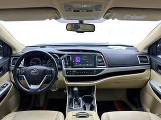 Toyota Highlander 2017 2.0T Version élite à deux roues motrices 5 Siège intérieur photo 17 Toyota Highlander 2017 2.0T Version élite à deux roues motrices 5 Siège intérieur photo 17