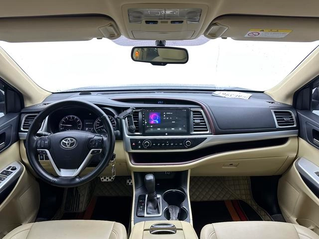 Toyota Highlander 2017 2.0T Version élite à deux roues motrices 5 Siège intérieur photo 17 Toyota Highlander 2017 2.0T Version élite à deux roues motrices 5 Siège intérieur photo 17