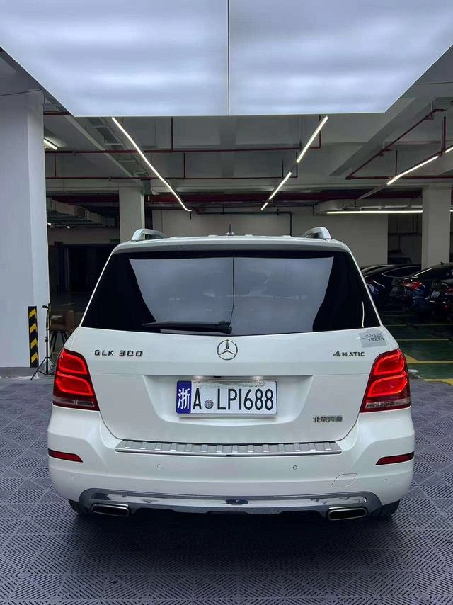 Mercedes-Benz GLK-Class 2015 GLK 300 4MATIC Estilo de moda Versión extrema exterior foto 4 Mercedes-Benz GLK-Class 2015 GLK 300 4MATIC Estilo de moda Versión extrema exterior foto 4