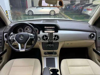 Mercedes-Benz GLK-Class 2015 GLK 300 4MATIC Estilo de moda Versión extrema interior foto 10 Mercedes-Benz GLK-Class 2015 GLK 300 4MATIC Estilo de moda Versión extrema interior foto 10