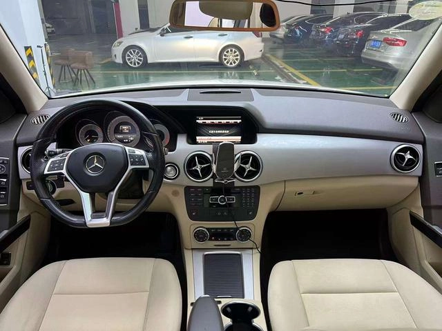 Mercedes-Benz GLK-Class 2015 GLK 300 4MATIC Estilo de moda Versión extrema interior foto 10 Mercedes-Benz GLK-Class 2015 GLK 300 4MATIC Estilo de moda Versión extrema interior foto 10