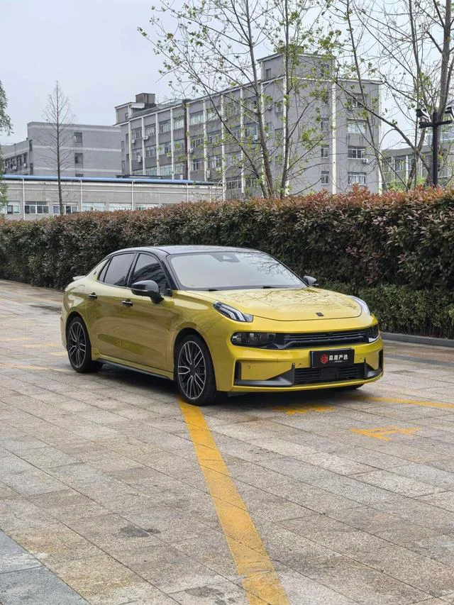 LYNK & CO 03 2019 03 Модификация 2.0TD Автоматический ветроуправляемый вариант экстерьер фото 3 LYNK & CO 03 2019 03 Модификация 2.0TD Автоматический ветроуправляемый вариант экстерьер фото 3