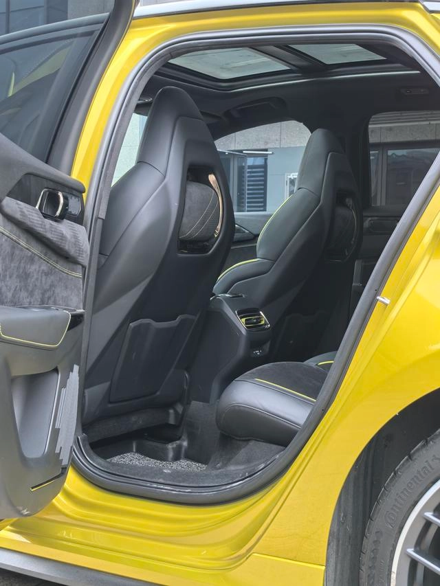 LYNK & CO 03 2019 03 Модификация 2.0TD Автоматический ветроуправляемый вариант экстерьер фото 8 LYNK & CO 03 2019 03 Модификация 2.0TD Автоматический ветроуправляемый вариант экстерьер фото 8