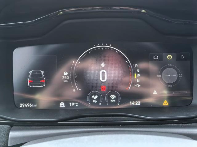 LYNK & CO 03 2019 03 Модификация 2.0TD Автоматический ветроуправляемый вариант интерьер фото 11 LYNK & CO 03 2019 03 Модификация 2.0TD Автоматический ветроуправляемый вариант интерьер фото 11