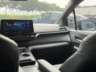 Toyota Sienna 2023 Reforma Doble motor 2.5L Versión de lujo interior foto 9
