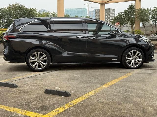 Toyota Sienna 2023 Reforma Doble motor 2.5L Versión de lujo interior foto 16