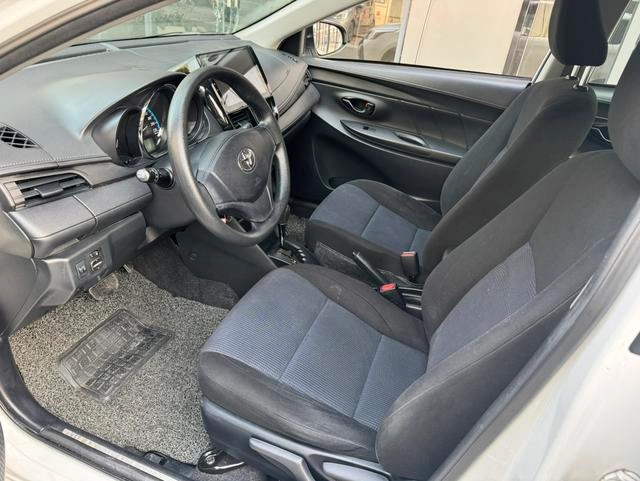 Toyota Yaris L 2016 Reforma 1.5E CVT Versión encantadora interior foto 7