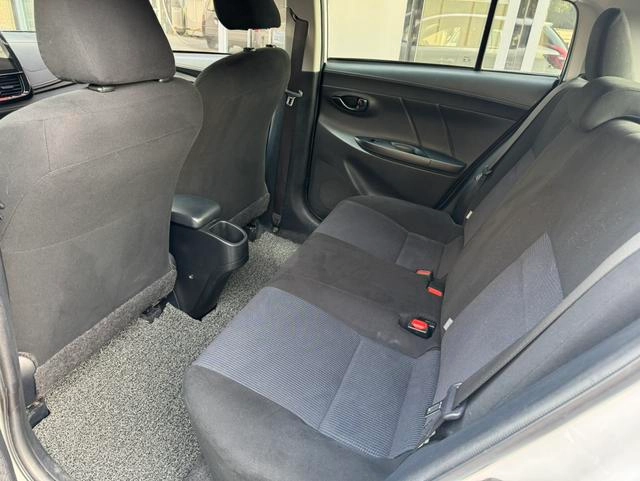 Toyota Yaris L 2016 Reforma 1.5E CVT Versión encantadora interior foto 8