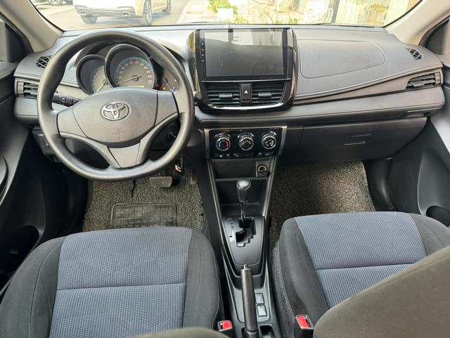 Toyota Yaris L 2016 Reforma 1.5E CVT Versión encantadora interior foto 9