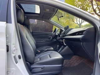 Toyota Yaris L 2020 Charmant X 1.5L CVT Version de luxe intérieur photo 11