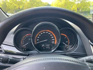 Toyota Yaris L 2020 Charmant X 1.5L CVT Version de luxe intérieur photo 15