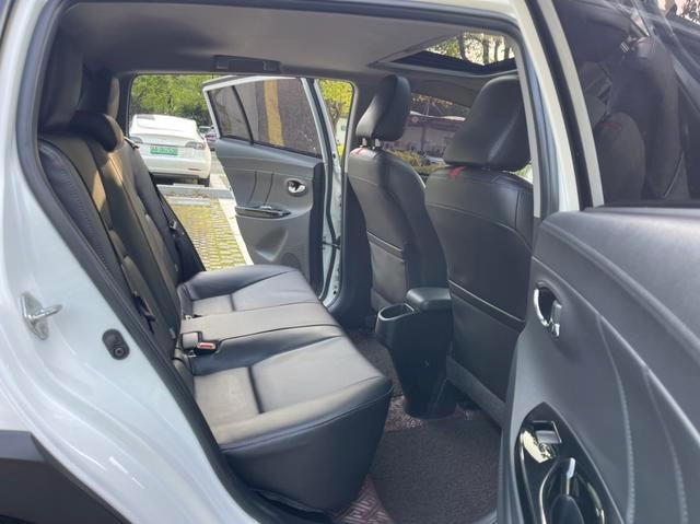 Toyota Yaris L 2020 Charmant X 1.5L CVT Version de luxe intérieur photo 19