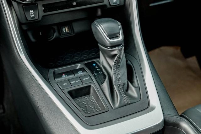 Toyota Wildlander 2024 2.0L Tracción a dos ruedas de lujo PLUS Edición interior foto 13