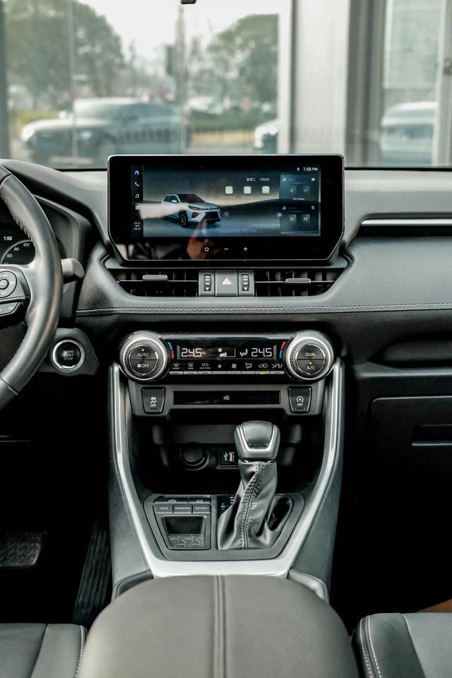 Toyota Wildlander 2024 2.0L Tracción a dos ruedas de lujo PLUS Edición interior foto 17