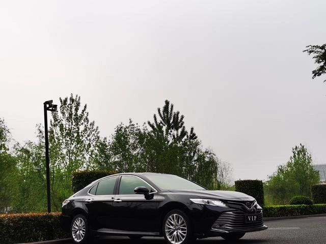 Toyota Camry 2018 2.5G Version de luxe extérieur photo 3 Toyota Camry 2018 2.5G Version de luxe extérieur photo 3
