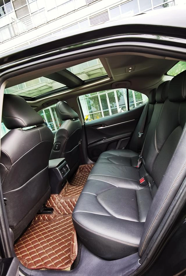 Toyota Camry 2018 2.5G Version de luxe intérieur photo 11 Toyota Camry 2018 2.5G Version de luxe intérieur photo 11