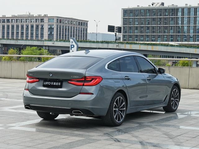 BMW 6 Series GT 2022 630i Ensemble de design de luxe intérieur photo 8 BMW 6 Series GT 2022 630i Ensemble de design de luxe intérieur photo 8