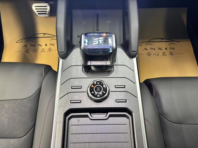 Jetour T2 2023 2.0TD Four-wheel drive Conquer PRO interior photo 13 Jetour T2 2023 2.0TD Four-wheel drive Conquer PRO interior photo 13