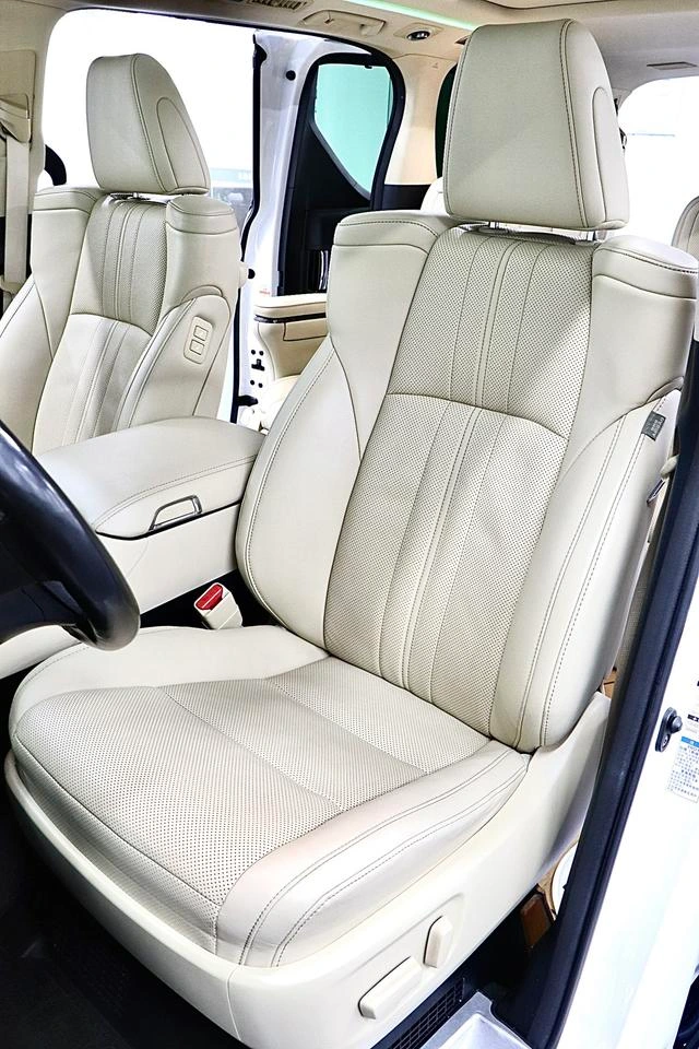 Toyota Alphard 2021 Dual Power 2.5L Premium Edition interior photo 12 Toyota Alphard 2021 Dual Power 2.5L Premium Edition interior photo 12