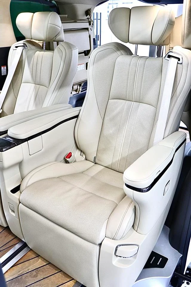 Toyota Alphard 2021 Dual Power 2.5L Premium Edition interior photo 14 Toyota Alphard 2021 Dual Power 2.5L Premium Edition interior photo 14