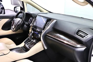 Toyota Alphard 2021 Dual Power 2.5L Premium Edition interior photo 15 Toyota Alphard 2021 Dual Power 2.5L Premium Edition interior photo 15