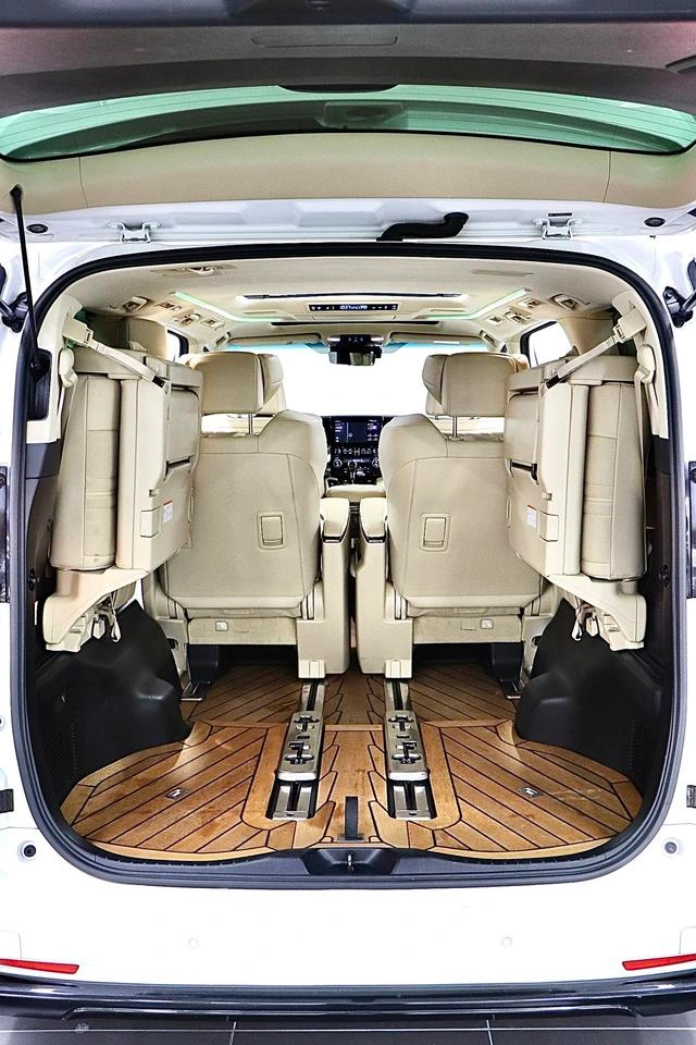 Toyota Alphard 2021 Dual Power 2.5L Premium Edition interior photo 19 Toyota Alphard 2021 Dual Power 2.5L Premium Edition interior photo 19
