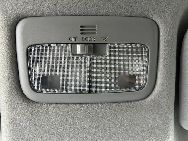 Toyota Yaris L 2021 1.5L CVT Leading Edition interior photo 14 Toyota Yaris L 2021 1.5L CVT Leading Edition interior photo 14