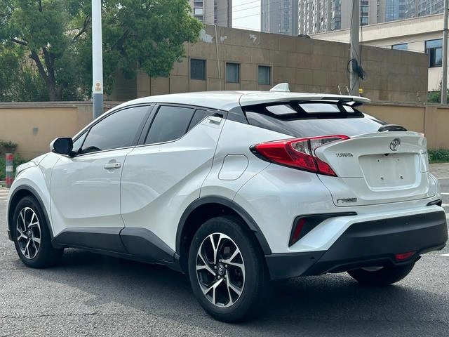 Toyota C-HR 2020 2.0L Kuyue Leading Edition interior photo 9
