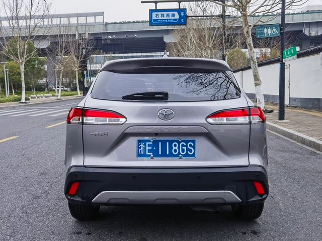 Toyota Corolla Cross 2024 2.0L CVT Pioneer Edition interior photo 9