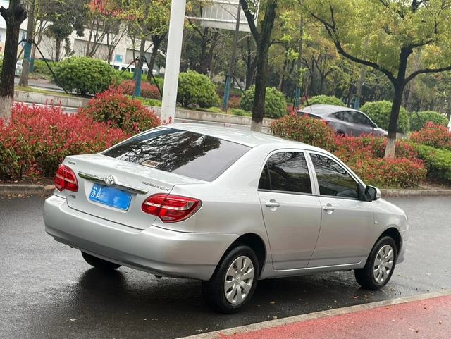 Toyota Corolla EX 2013 1.6L Versión de lujo automática exterior foto 5