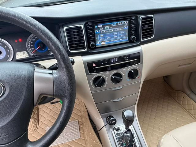 Toyota Corolla EX 2013 1.6L Versión de lujo automática interior foto 13