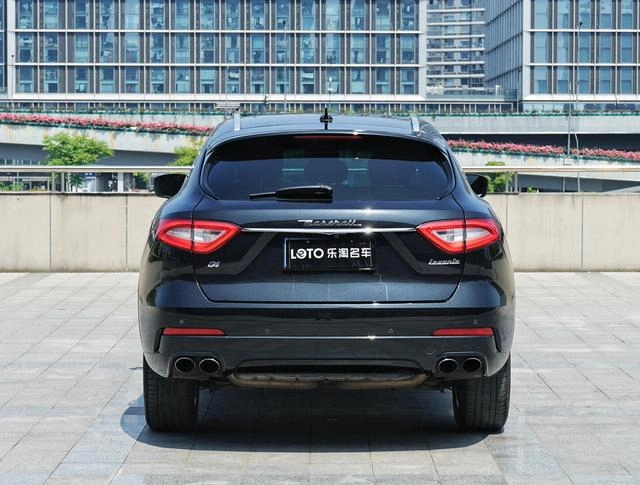 Maserati Levante 2018 3.0T 350Hp Version standard extérieur photo 5 Maserati Levante 2018 3.0T 350Hp Version standard extérieur photo 5