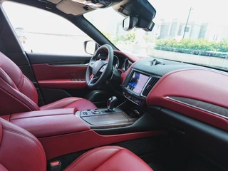 Maserati Levante 2018 3.0T 350Hp Version standard intérieur photo 8 Maserati Levante 2018 3.0T 350Hp Version standard intérieur photo 8