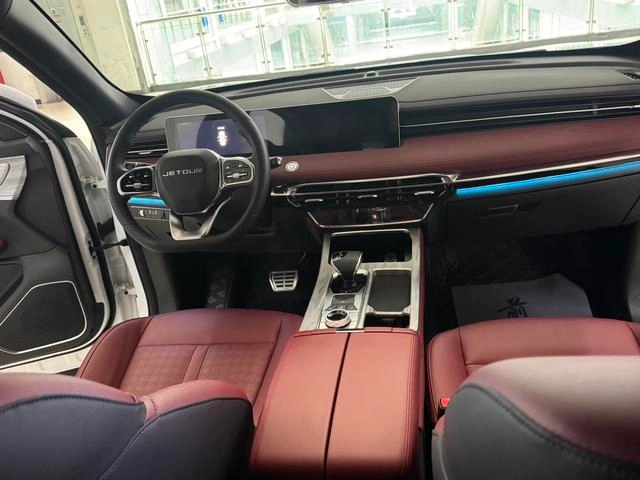 Jetour X70 PRO 2024 1.6TD DCT Smart Sharing 5 seat interior photo 8 Jetour X70 PRO 2024 1.6TD DCT Smart Sharing 5 seat interior photo 8