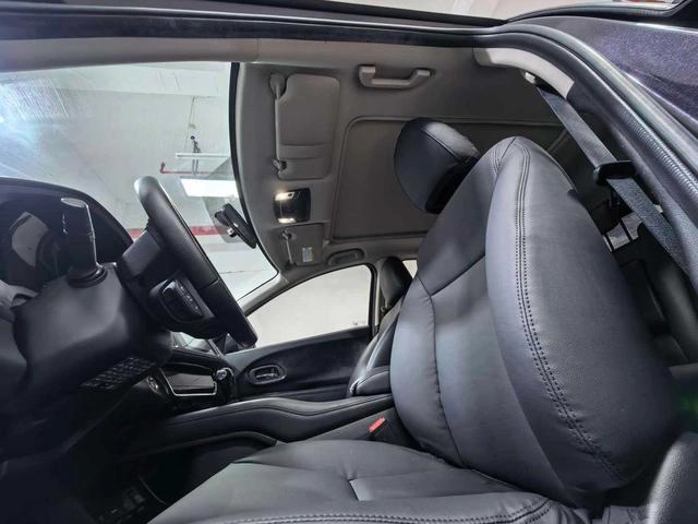 Honda Vezel 2015 1.8L CVT Двухприводная люксовая модель интерьер фото 11