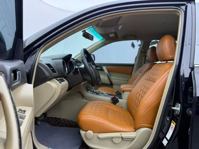 Toyota Highlander 2012 2.7L Deux roues motrices 7 Édition Élite du siège extérieur photo 5 Toyota Highlander 2012 2.7L Deux roues motrices 7 Édition Élite du siège extérieur photo 5