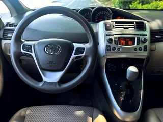 Toyota Verso 2012 180E CVT Elite Multi-function Edition exterior photo 8