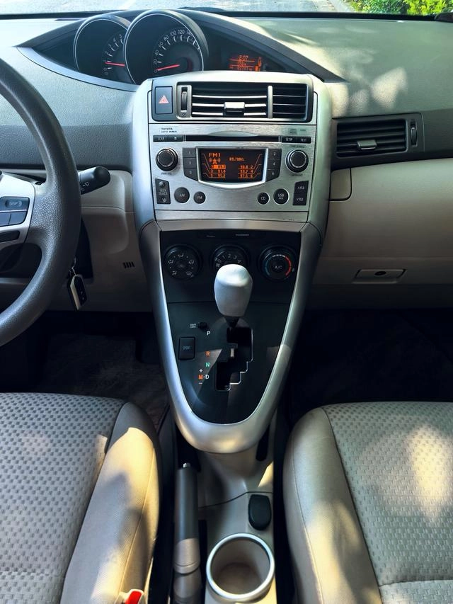 Toyota Verso 2012 180E CVT Elite Multi-function Edition interior photo 10