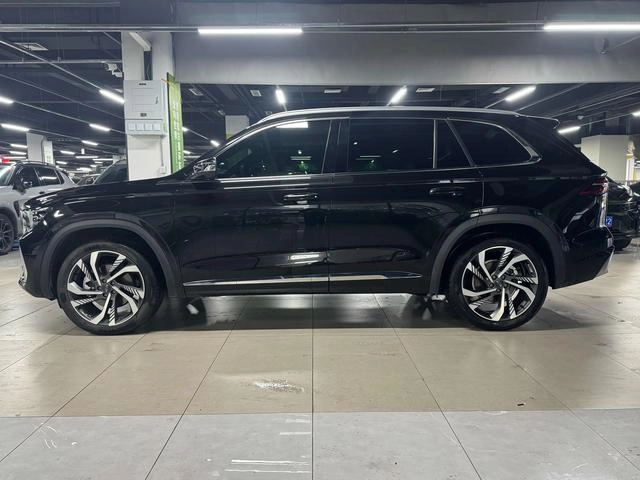 Geely Monjaro 2024 2.0TD High-power automatic two-wheel drive skyline version exterior photo 3