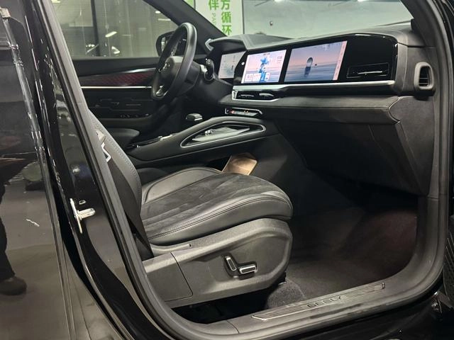 Geely Monjaro 2024 2.0TD High-power automatic two-wheel drive skyline version interior photo 10