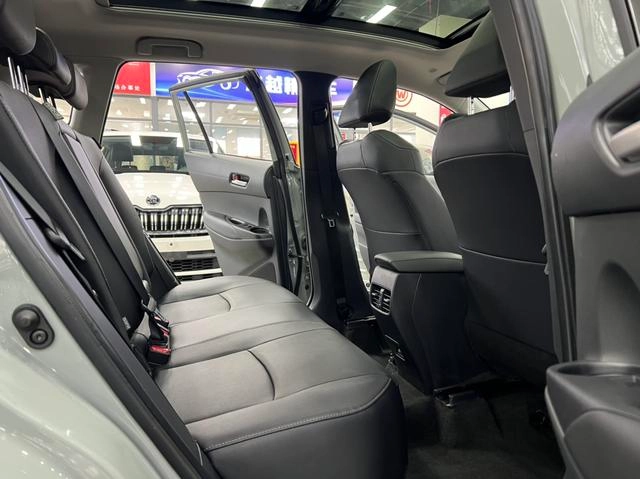Toyota Corolla Cross 2023 2.0L CVT Versión principal interior foto 8