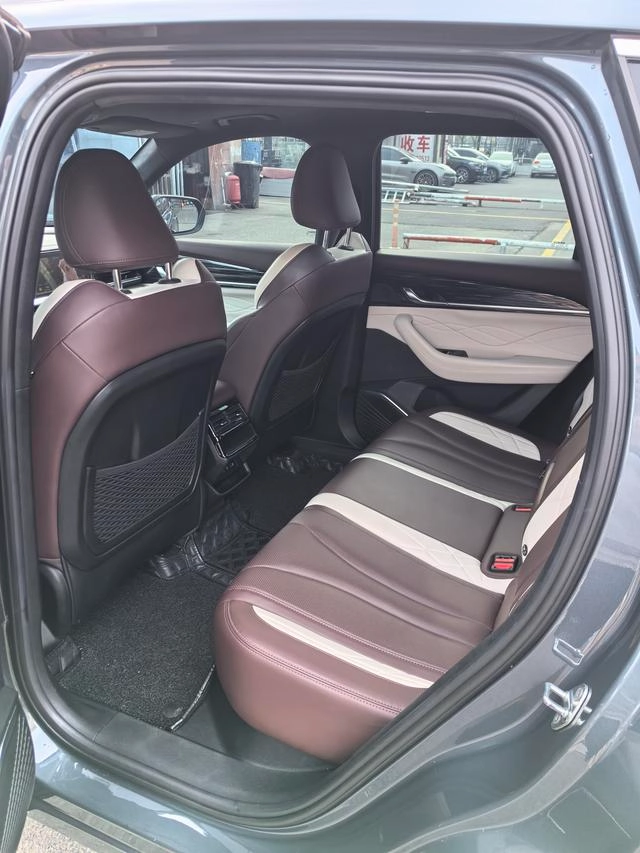 Geely Monjaro 2021 2.0TD DCT EVO Two-wheel drive comfort model interior photo 10
